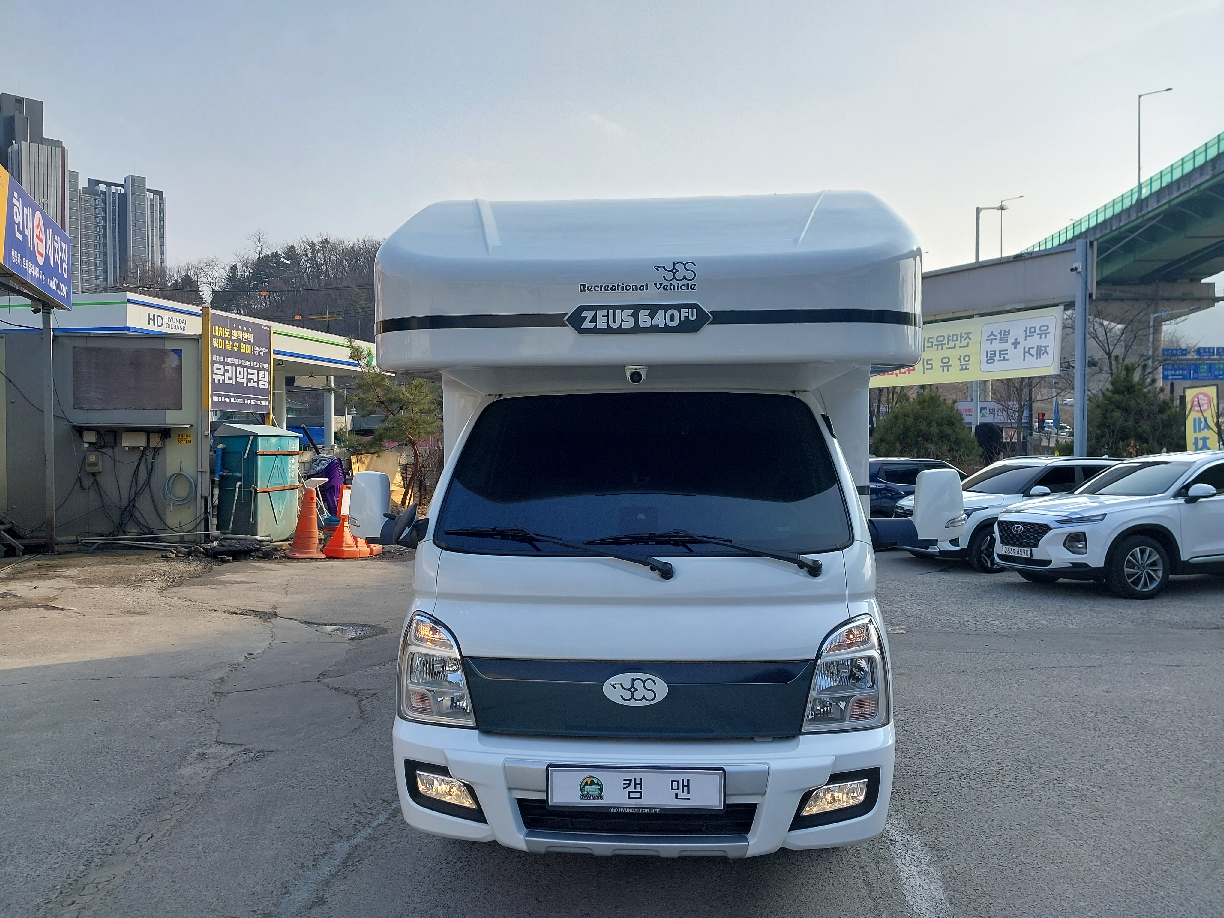 예스알브이캠핑카/ 제우스640 / 풀옵션/ 21년7월식 / 39,700km